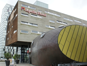Apollo Hotel Almere Centre. Architect: William Alsop
