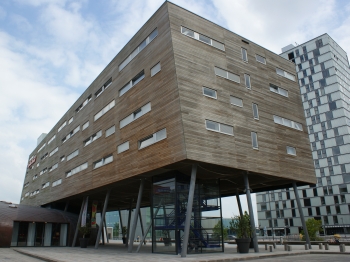 Apollo Hotel Almere Centre. Architect: William Alsop